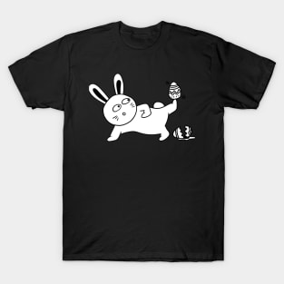 A bunny trying to juggle Easter eggs T-Shirt